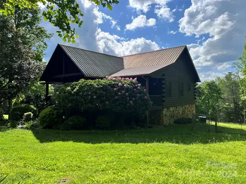 1133 Green Cove Rd, Brasstown, NC 28902