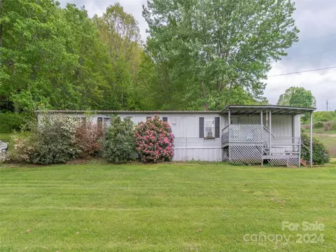 134 Moore Rd, Canton, NC 28716