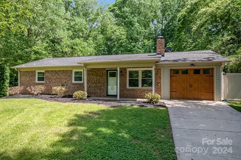 403 Burnt Mill Rd, Kernersville, NC 27284