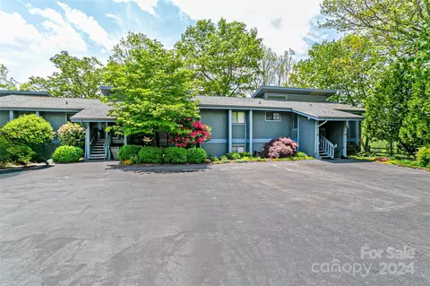 284 Tinequa Dr, Brevard, NC 28712