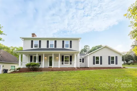 7229 Rothmore St, Charlotte, NC 28215