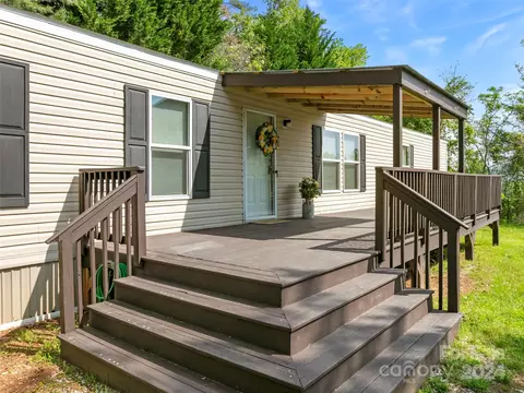 78 Drexel Rd, Hendersonville, NC 28739