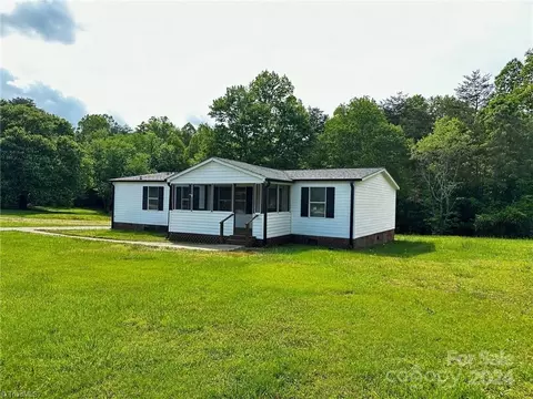 4340 Pine Hall Rd, Walkertown, NC 27051
