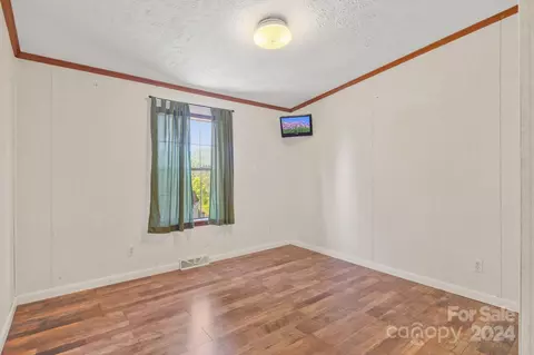 Bedroom - 25 Easter Gap Rd, Marshall, NC 28753 photo 4 of 4