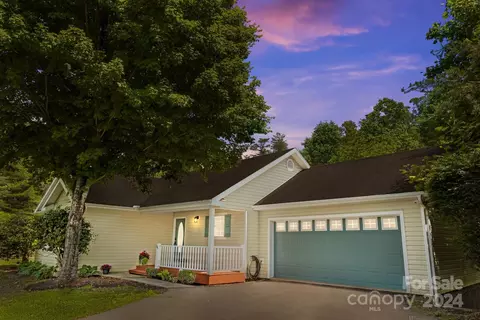 36 Double Brook Dr, Weaverville, NC 28787