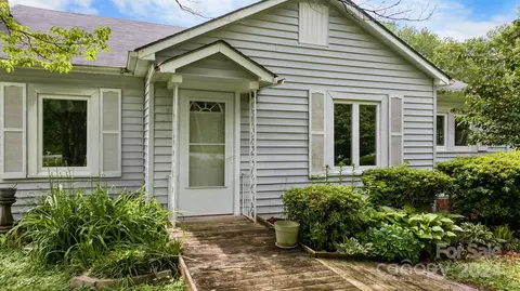 927 Old North Nw Rd NW, Lenoir, NC 28645