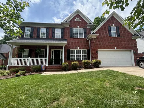 2729 Firethorn Ct, Gastonia, NC 28056