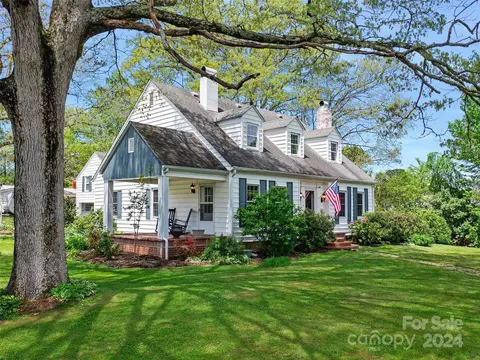 199 Hillcrest Cir, Spruce Pine, NC 28777