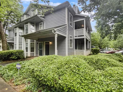 6003 Treetop Ct, Charlotte, NC 28212