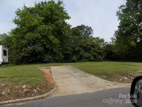 709 N York 53 St #53, Gastonia, NC 28052