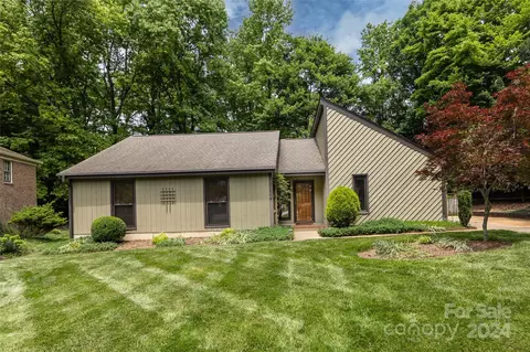 1332 Rock Point Rd, Charlotte, NC 28270