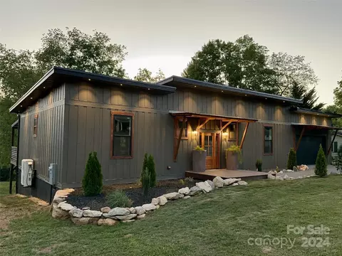 75 Harrell Dr, Lake Junaluska, NC 28745