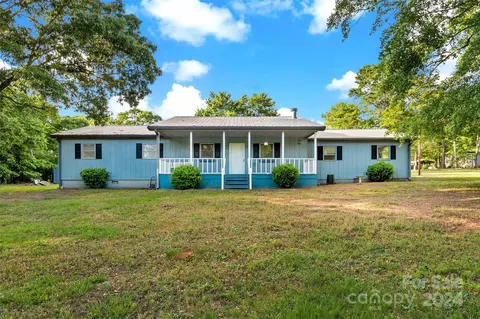 216 Lavista Cir, Forest City, NC 28043