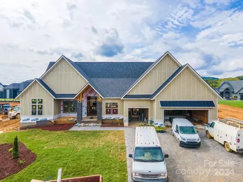 582 Daniel Circle 80 Dr #80, Mills River, NC 28759