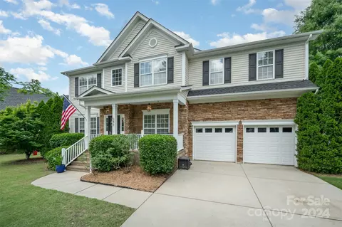 545 Evening Mist Dr, Fort Mill, SC 29708