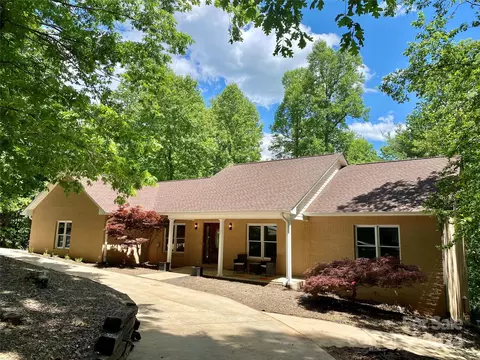 1022 Bramblewood Ne Ct NE, Lenoir, NC 28645