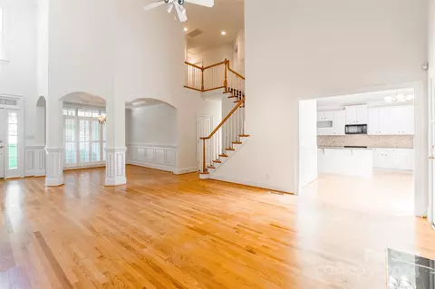Living - 738 Portpatrick Pl, Fort Mill, SC 29708 photo 4 of 7