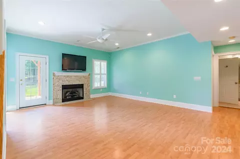 Living - 738 Portpatrick Pl, Fort Mill, SC 29708 photo 5 of 7