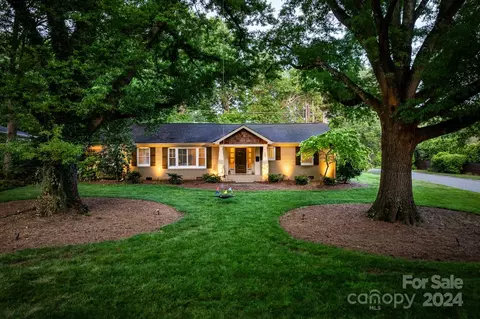 400 Lyttleton Dr, Charlotte, NC 28211