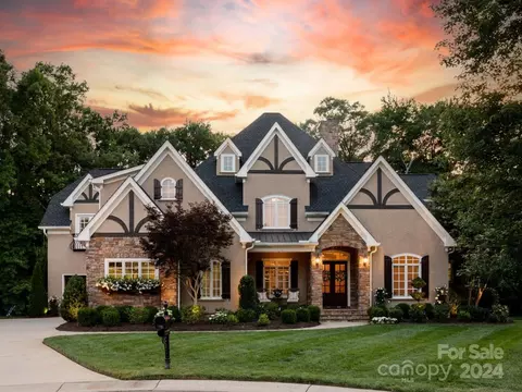 1112 Mapesbury Ln, Waxhaw, NC 28173