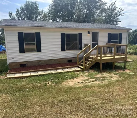 1907 Henry Smith A St #A, Hickory, NC 28601