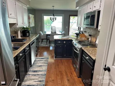 20367 Harborgate Ct, Cornelius, NC 28031 photo 12