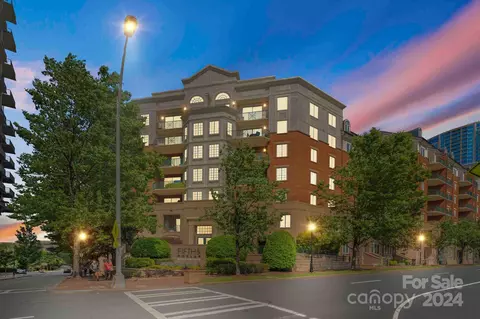 300 W 5th 208 St #208, Charlotte, NC 28202