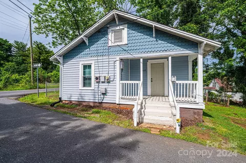 612 Center Nw St NW, Lenoir, NC 28645