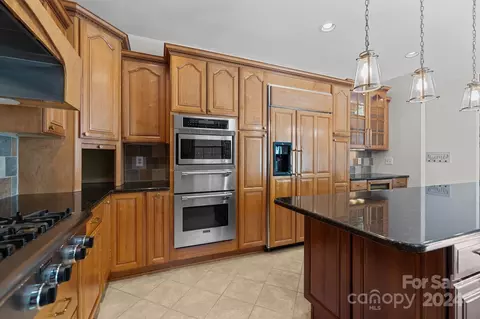 Kitchen - 16009 Hamilton Forest Dr, Fort Mill, SC 29708 photo 2 of 2