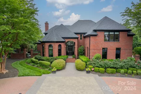 4328 Cameron Oaks Dr, Charlotte, NC 28211