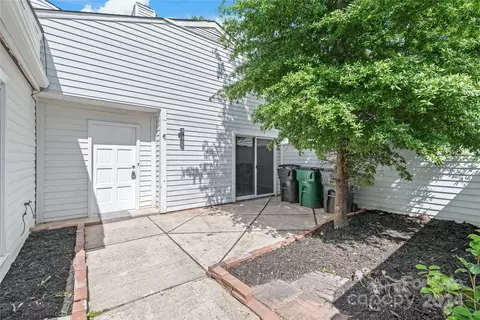7033 Stonington Ln, Charlotte, NC 28227