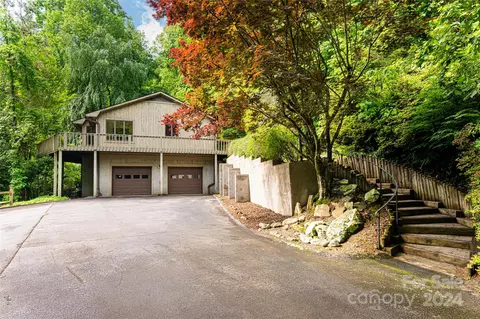1426 Valmont Dr, Hendersonville, NC 28791