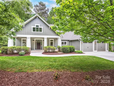 65 Gray Duster Cir, Biltmore Lake, NC 28715