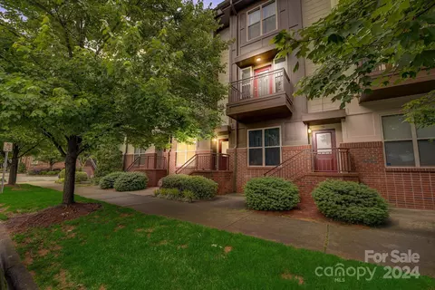 740 Seigle Point Dr, Charlotte, NC 28204