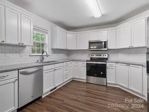 801 Raleigh Ct, Gastonia, NC 28054