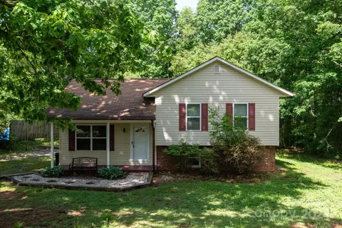 45 Clearview Rd, Taylorsville, NC 28681