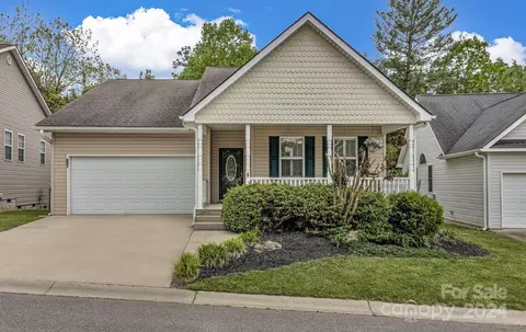 110 Woodcreek Cir, Swannanoa, NC 28778