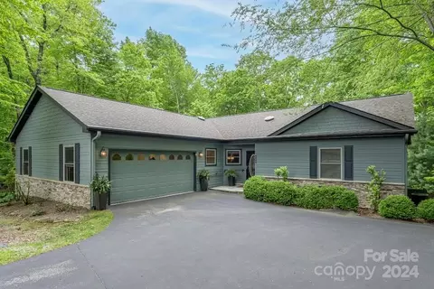 409 Usdasdi Dr, Brevard, NC 28712