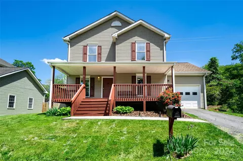 16 Dreamland Ct, Asheville, NC 28803