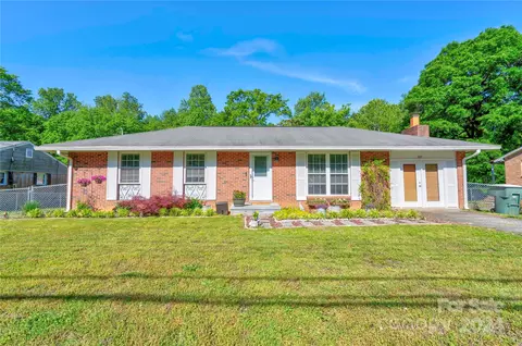 1535 Fern Forest Dr, Gastonia, NC 28054