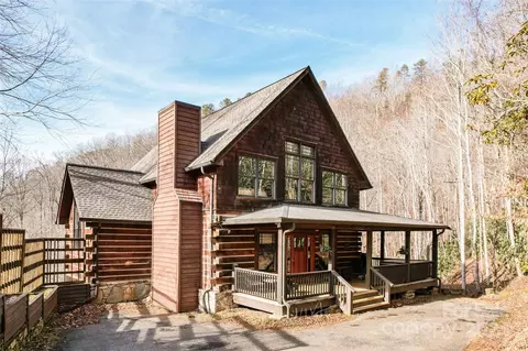 206 Cabin Cove Rd, Franklin, NC 28734