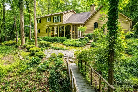 301 Chickadee Ln, Brevard, NC 28712 photo 2