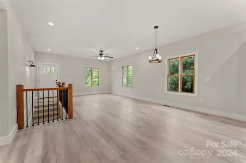208 Ashworth Ave, Brevard, NC 28712 photo 3
