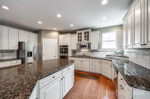 Kitchen - 352 Calming Way, Tega Cay, SC 29708 photo 2 of 3