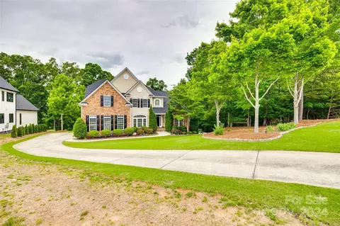 Exterior - 352 Calming Way, Tega Cay, SC 29708 photo 11 of 11