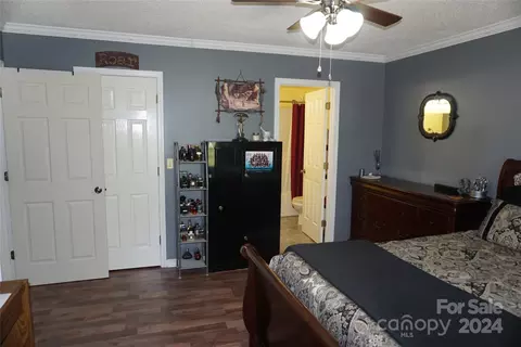 Bedroom - 3809 River Rd, Hickory, NC 28602 photo 2 of 4