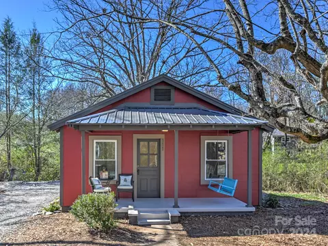 111 Azalea Ave, Brevard, NC 28712