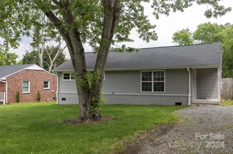 922 Summer Dr, Gastonia, NC 28052
