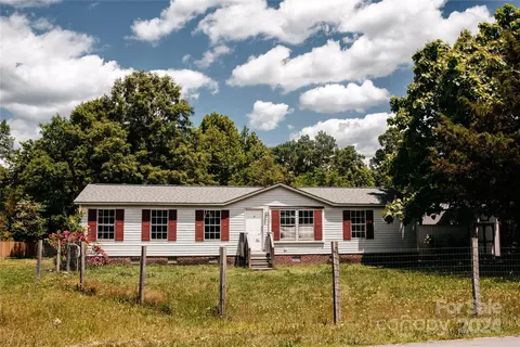 953 Apple Blossom Ln, Burlington, NC 27217