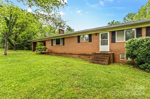 563 Mullis Rd, Harmony, NC 28634 photo 2
